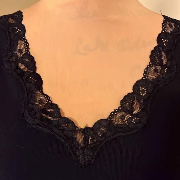 White Stag vintage lace trimmed black knit tee size medium - Picture 2 of 5